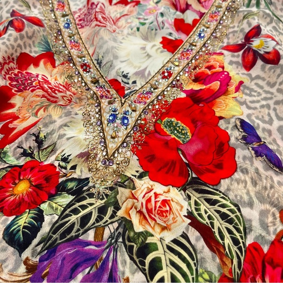 Camilla Shirred Cuff Blouse
Leos Bouquet silk - Picture 7 of 10